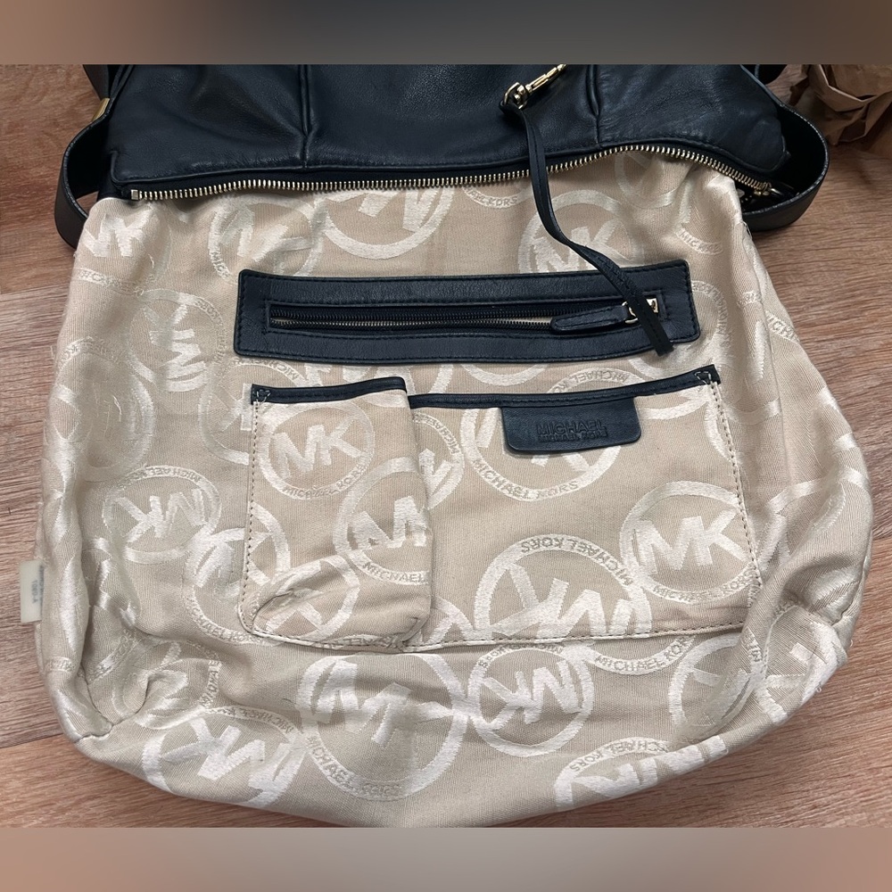 Authentic Michael Kors Beverly Bag - Picture 9 of 11